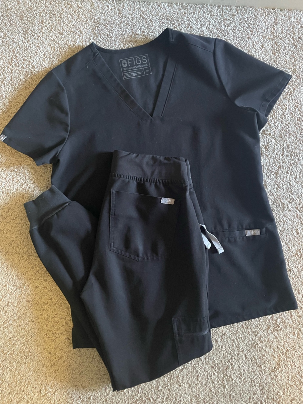 FIGS Women’s Black Medical Scrubs Set Casma top XS zamora joggers XXSP